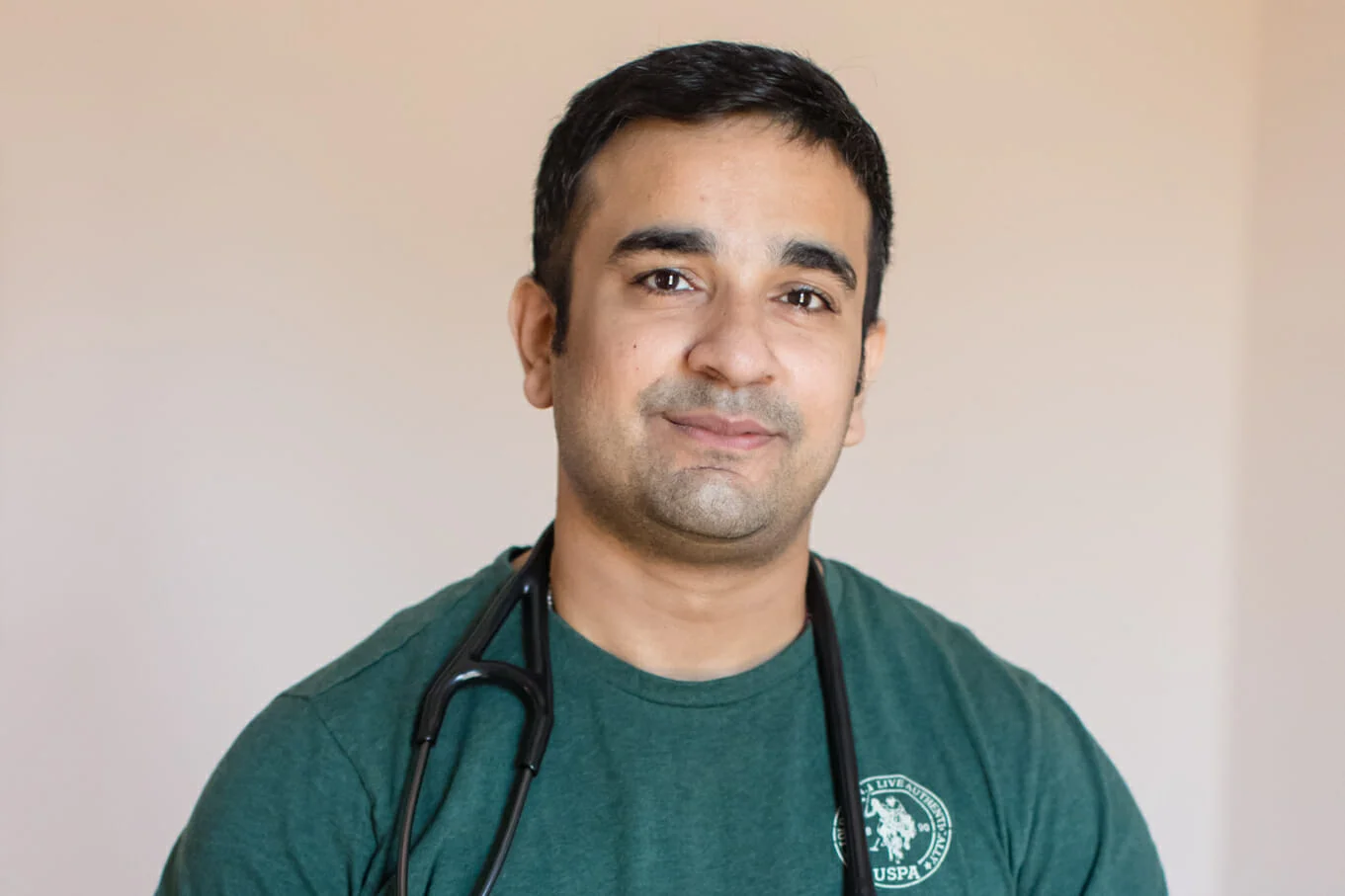Un cardiolog indian, de la adăpostul antiaerian din Kiev la voluntariat în București