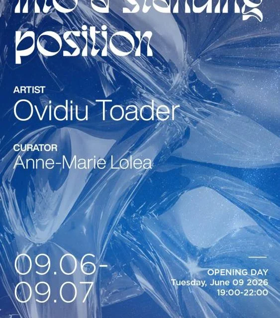 Ovidiu Toader expune la Cărturești Carusel o sculptură despre cădere și echilibru