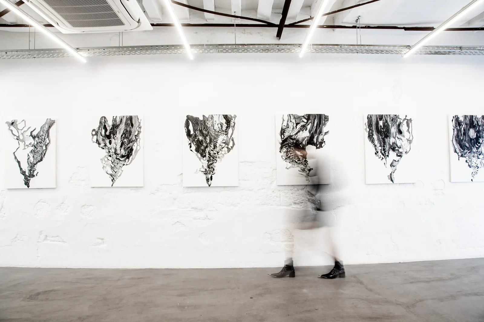 Artistul chinez Wallace Woo, după Paris, își îndreaptă atenția spre România