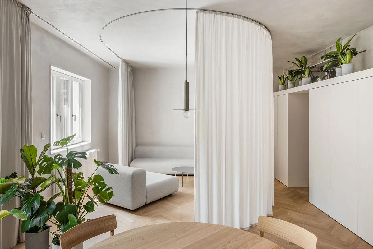 Un apartament din Bratislava reconfigurat în jurul spațiului fluid