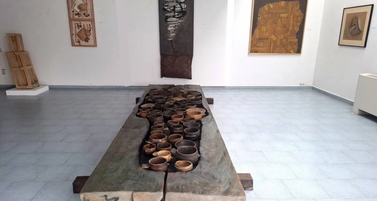 Expoziția „Conexiuni" reunește 24 de artiști la Sângeorz-Băi