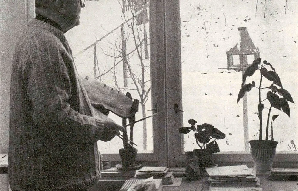 Aurel Ciupe în atelier, surprins în fotografie de epocă