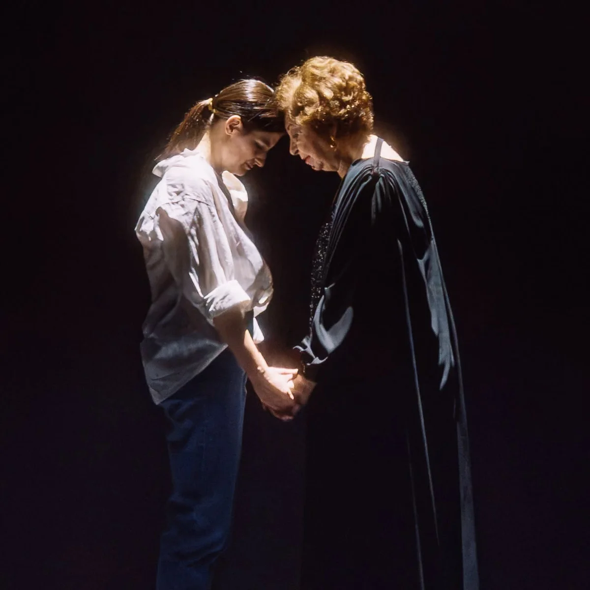 „Confesiuni" la Teatrul Tineretului din Piatra Neamț deschide stagiunea 2026-2027