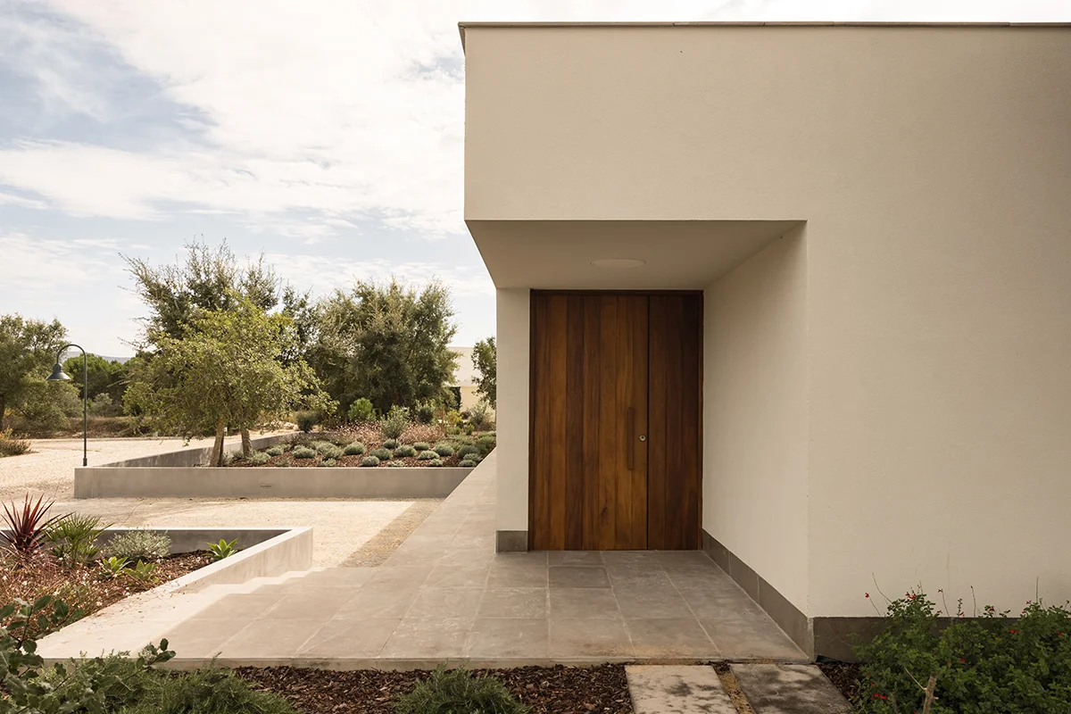 Casa HD din Portugalia, locuință contemporană în peisajul Arrábida