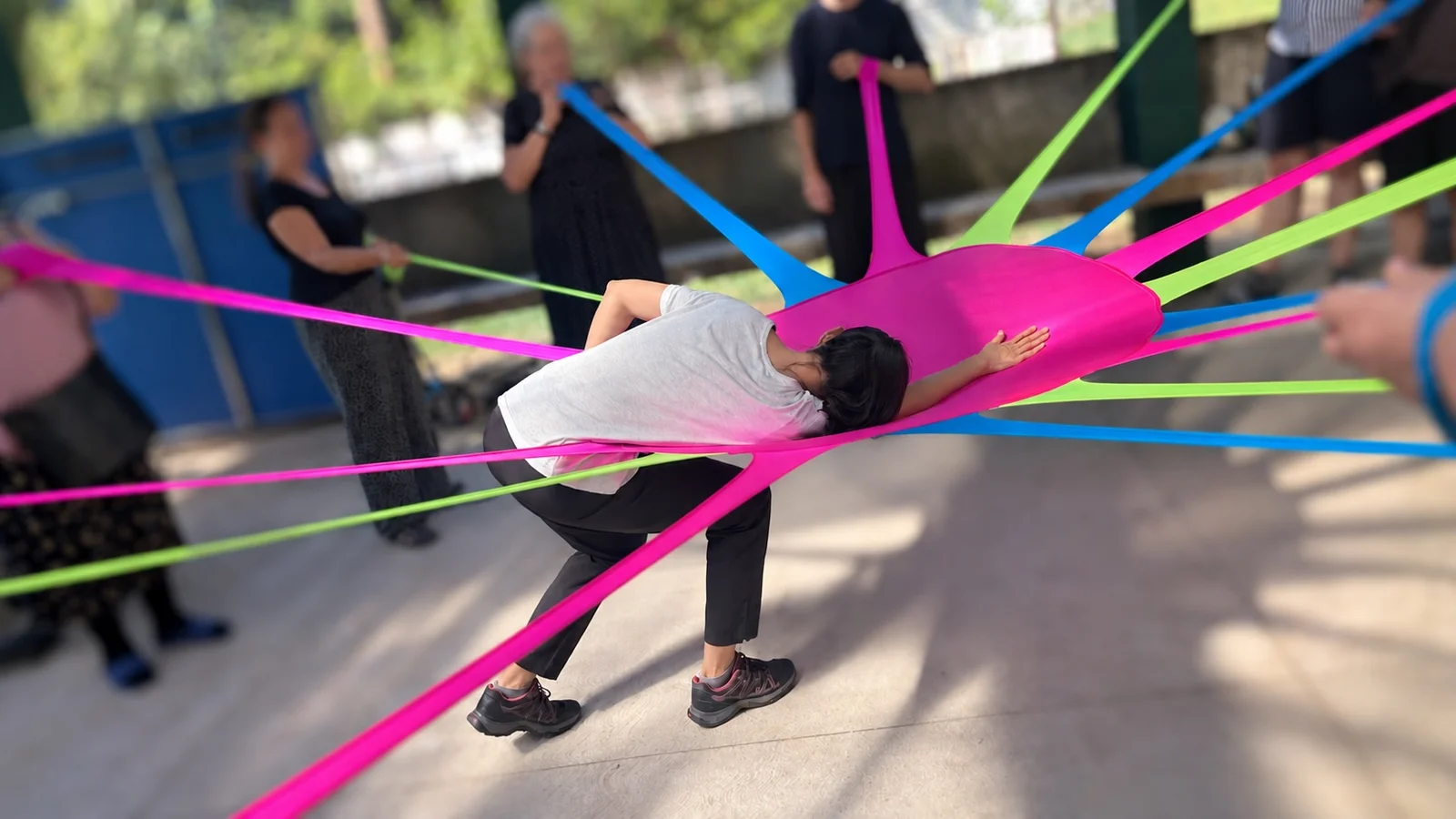 Gravity Break: laborator de dans acvatic și coregrafie în spațiul public