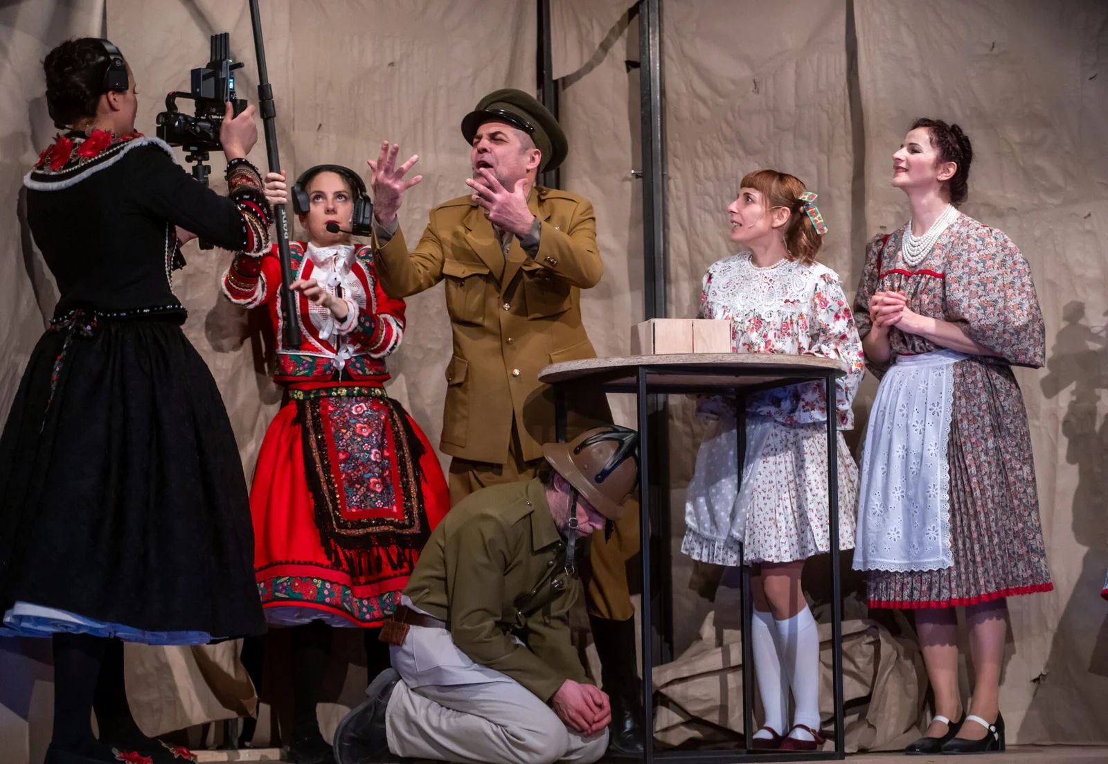 Familia Tót pe scena Teatrului „Csiky Gergely" din Timișoara