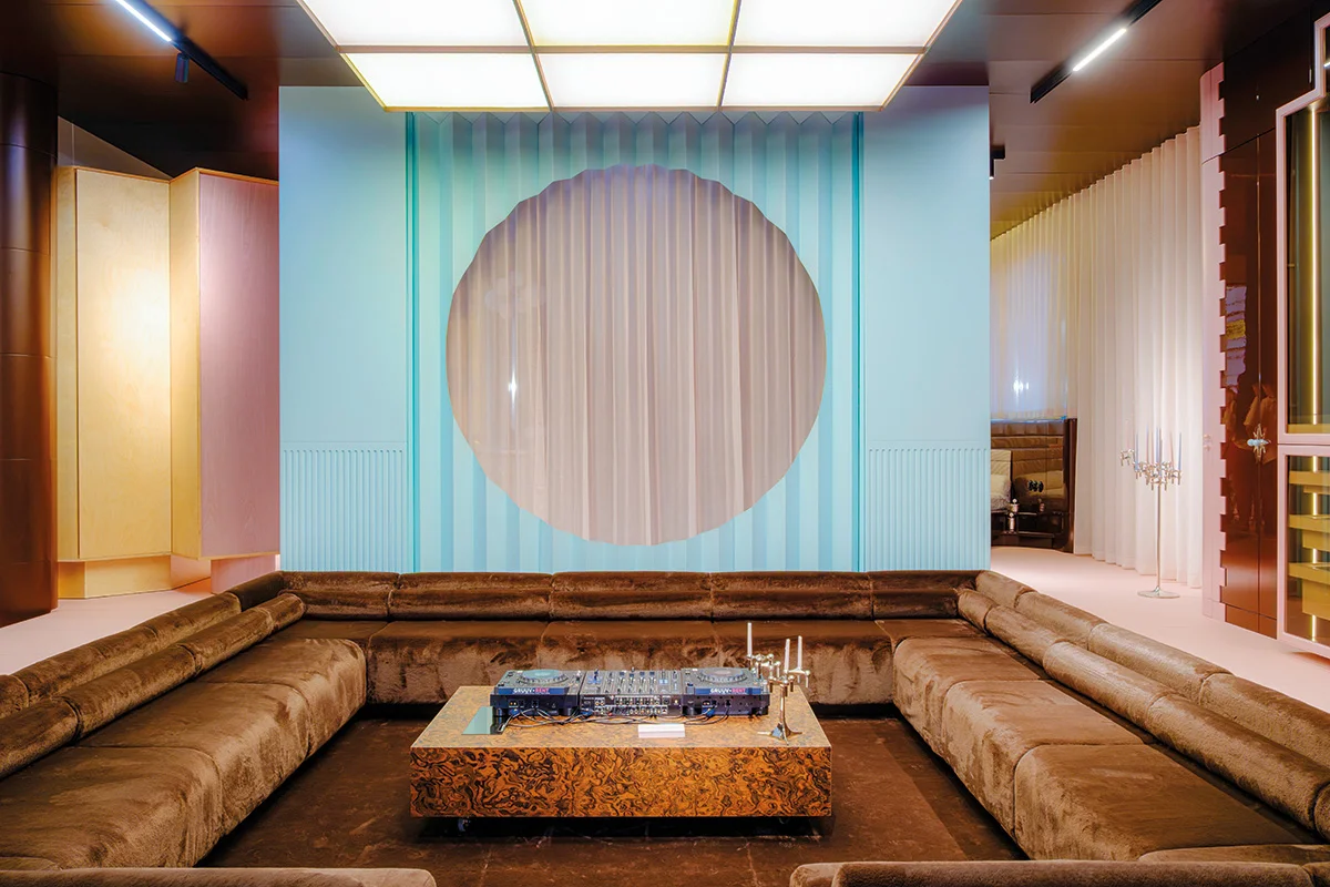 Global Design aniversează 25 de ani cu expoziția „At Home Escapism"