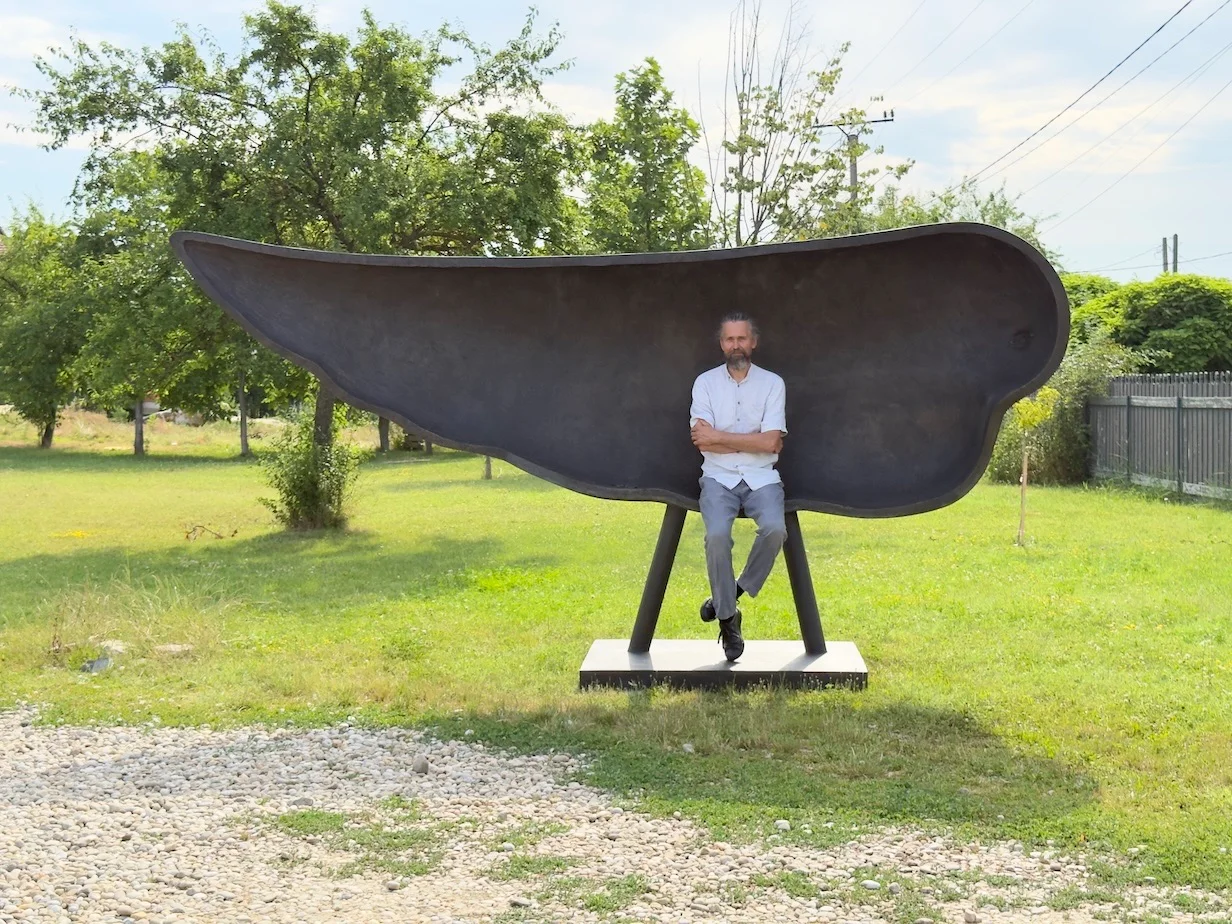 Timișoara: sculptura „Refugiu" intră în spațiul public prin Ziua Sculpturii